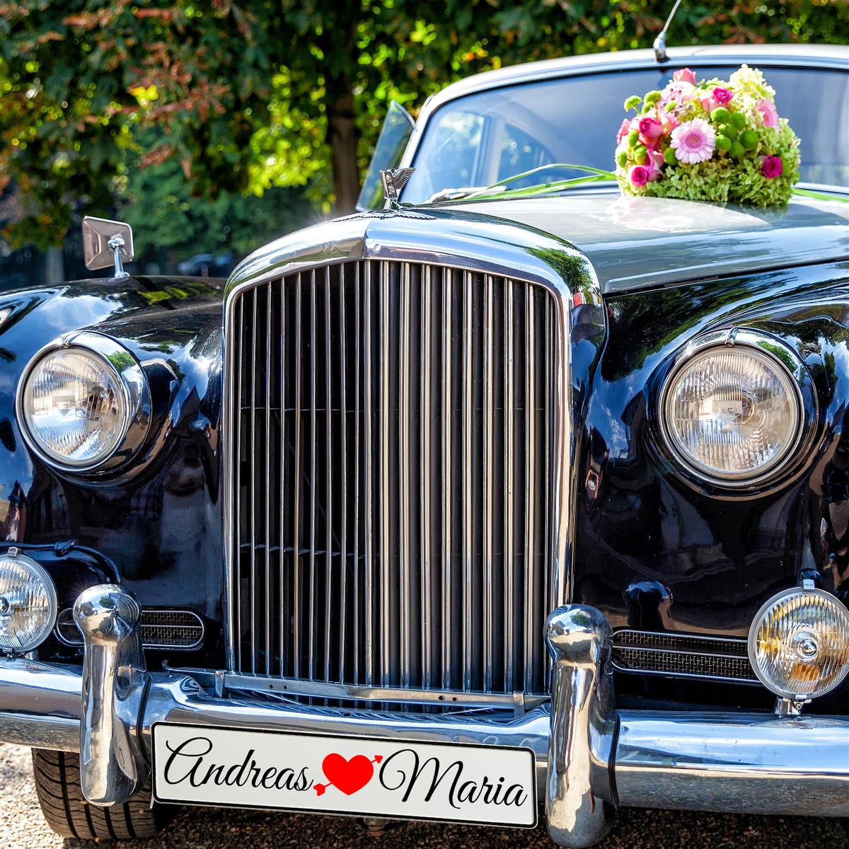 Kennzeichen Hochzeit personalisiert – Herz & Pfeil Motiv – Autodeko - MADYES - Hochzeitsdeko Manufaktur