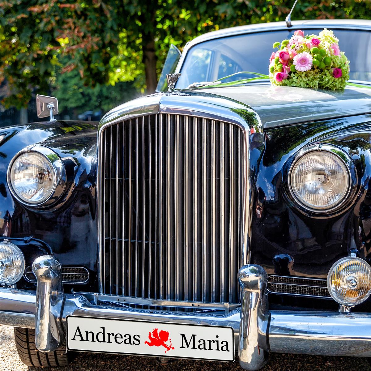 Kennzeichen Hochzeit personalisiert – Amor Motiv – Romantische Autodeko - MADYES - Hochzeitsdeko Manufaktur