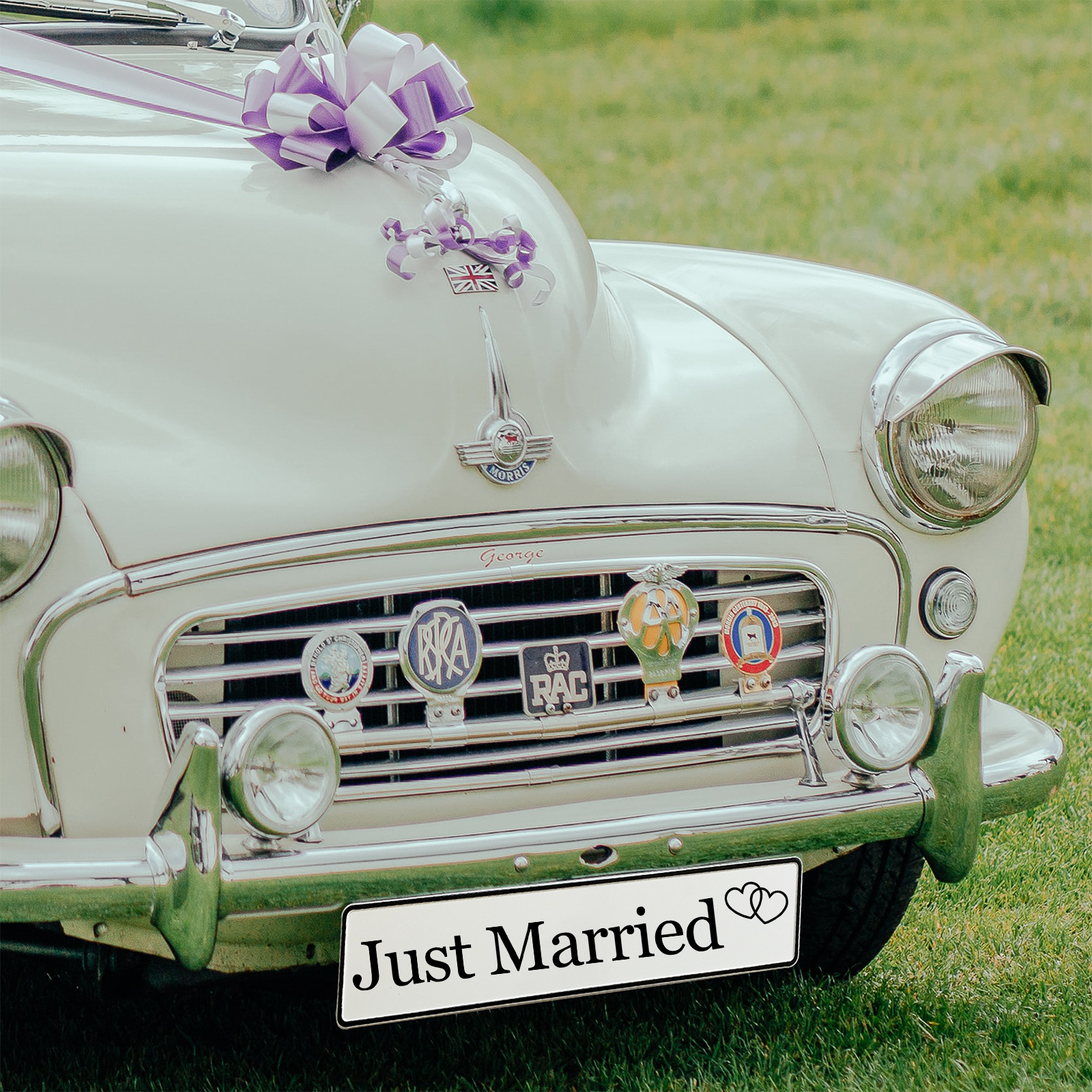 KFZ-Hochzeitskennzeichen Just Married Herz – Romantisches Herz Design – 2er Set - MADYES - Hochzeitsdeko Manufaktur